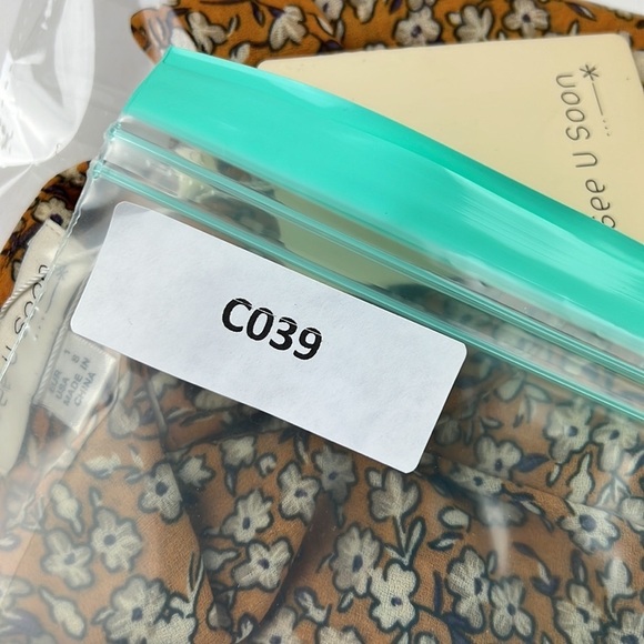 See U  Soon Oversized Ditzy Floral Long Sleeve Top - Picture 8 of 8